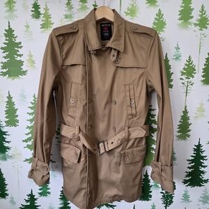 WT02 Men's Classic Tan Trench Coat